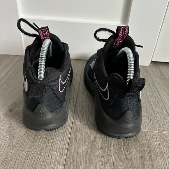 Nike Big Kid’s Basketball Shoes Size: US7 - Picture 2 of 5